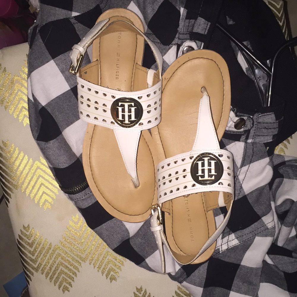 tommy sandals w box